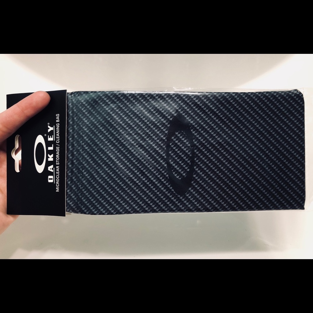 ✨Oakley Sunglasses Storage / Cleaning Bag - CF
